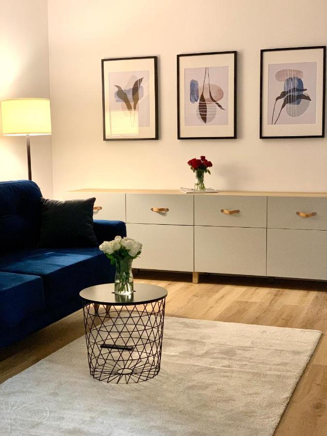 Apartament W Samym Sercu Miasta Z Darmowym Parkingiem Pod Zlotym Lwem -Hotel VI 쿠드즈코 외부 사진