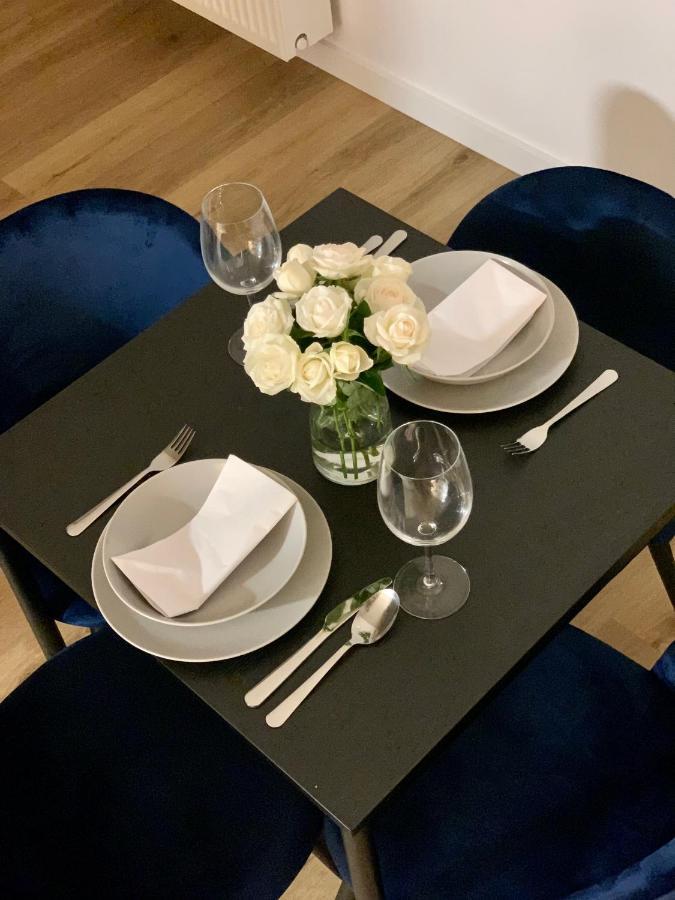 Apartament W Samym Sercu Miasta Z Darmowym Parkingiem Pod Zlotym Lwem -Hotel VI 쿠드즈코 외부 사진