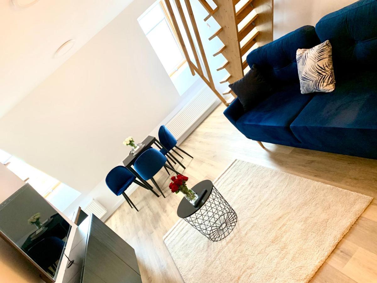 Apartament W Samym Sercu Miasta Z Darmowym Parkingiem Pod Zlotym Lwem -Hotel VI 쿠드즈코 외부 사진
