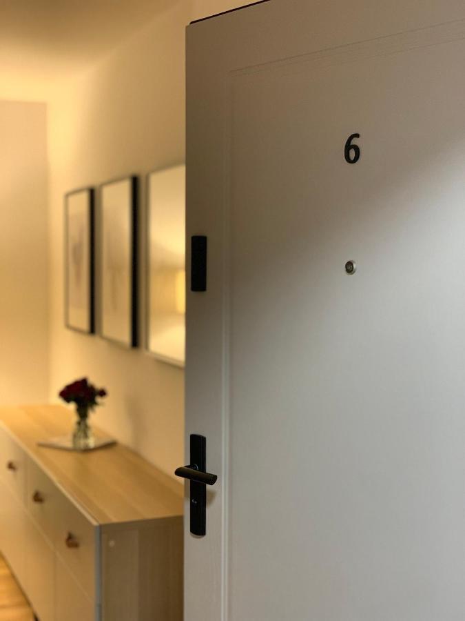 Apartament W Samym Sercu Miasta Z Darmowym Parkingiem Pod Zlotym Lwem -Hotel VI 쿠드즈코 외부 사진