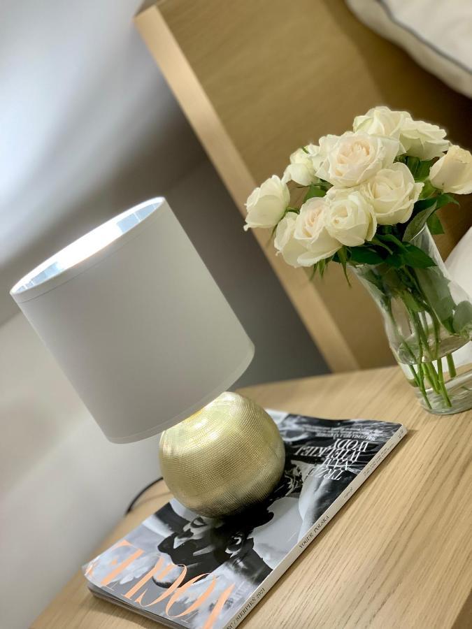 Apartament W Samym Sercu Miasta Z Darmowym Parkingiem Pod Zlotym Lwem -Hotel VI 쿠드즈코 외부 사진